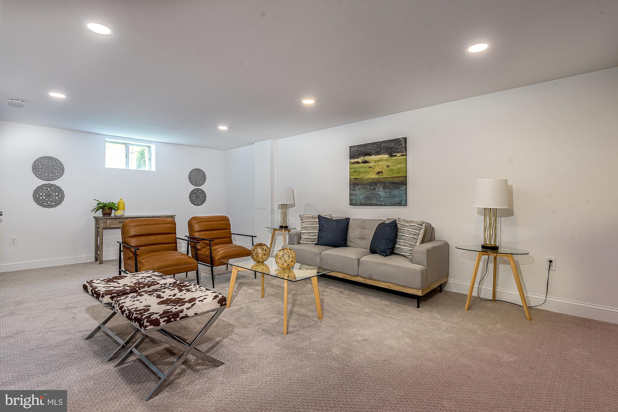 THE OAKS AT MCLEAN - Residential