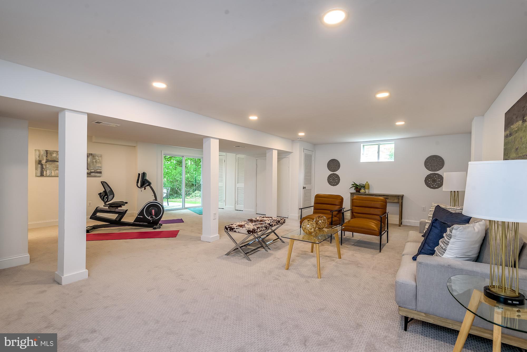 THE OAKS AT MCLEAN - Residential