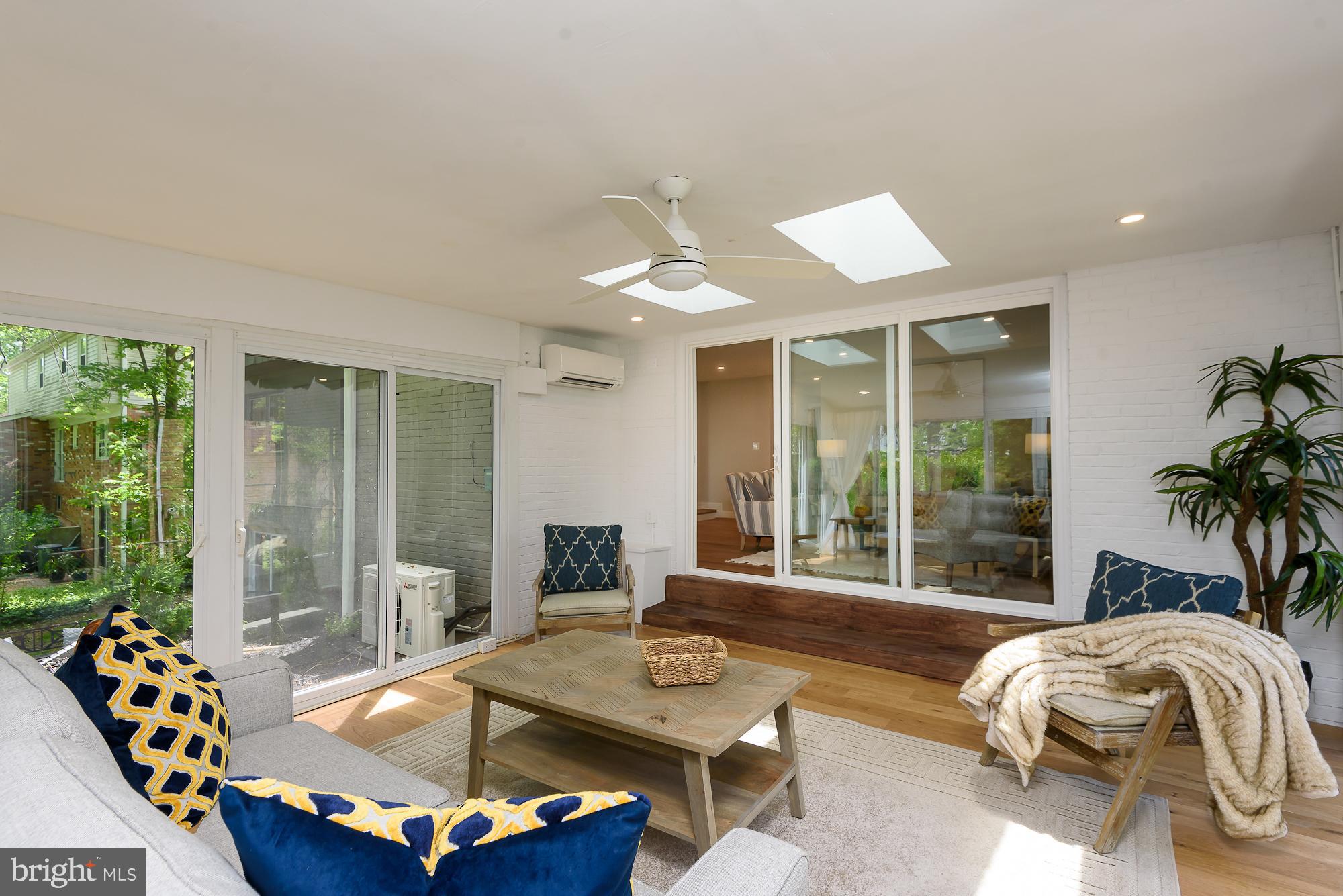 THE OAKS AT MCLEAN - Residential