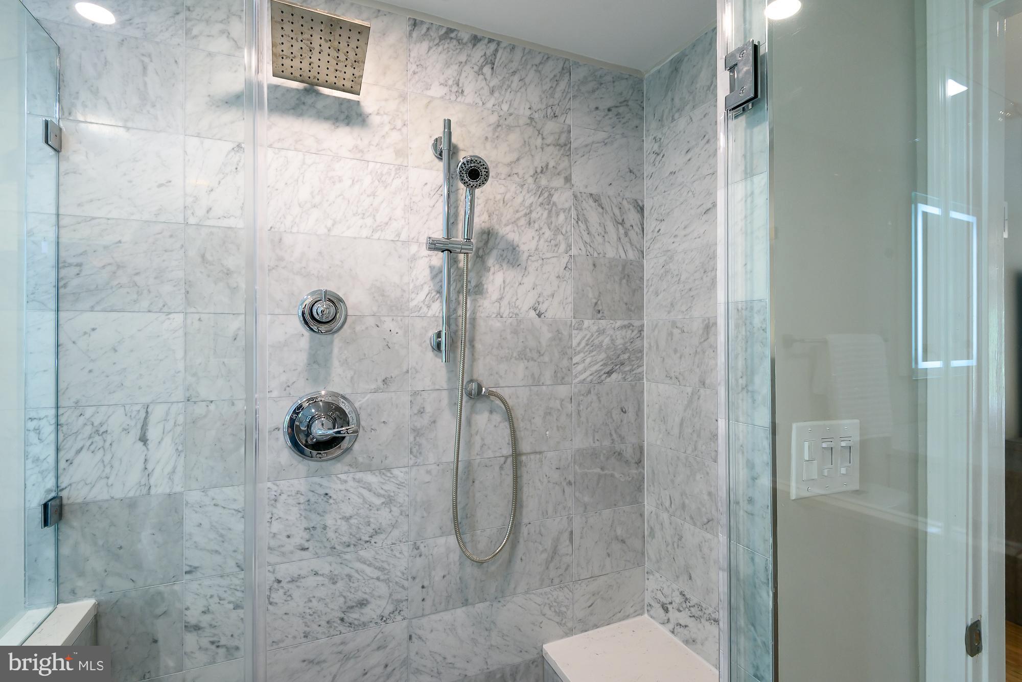 THE OAKS AT MCLEAN - Residential