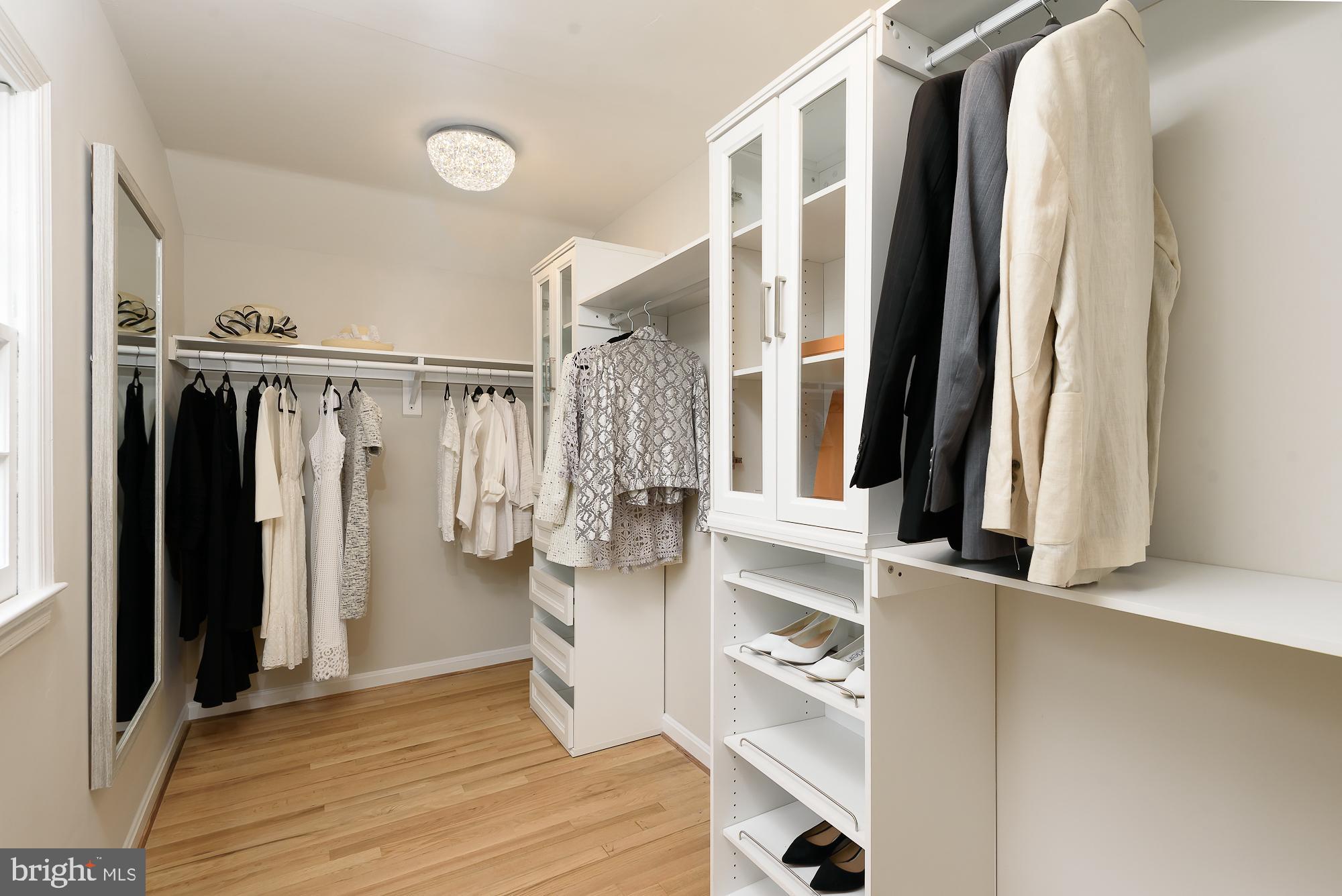 THE OAKS AT MCLEAN - Residential