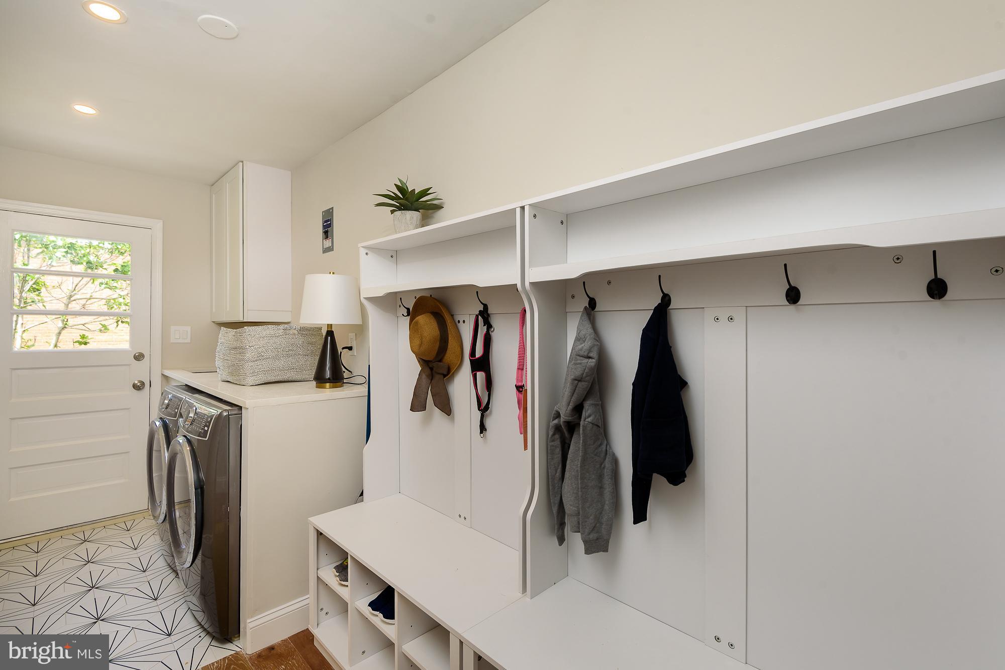 THE OAKS AT MCLEAN - Residential