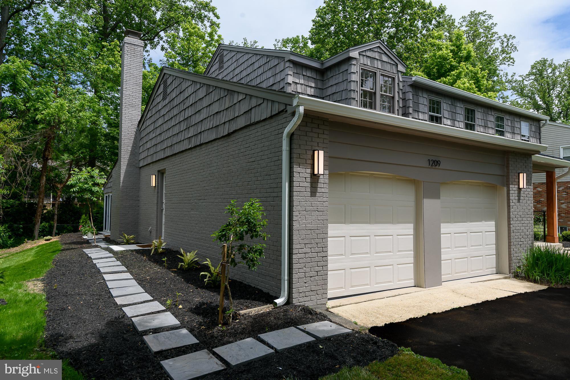 THE OAKS AT MCLEAN - Residential