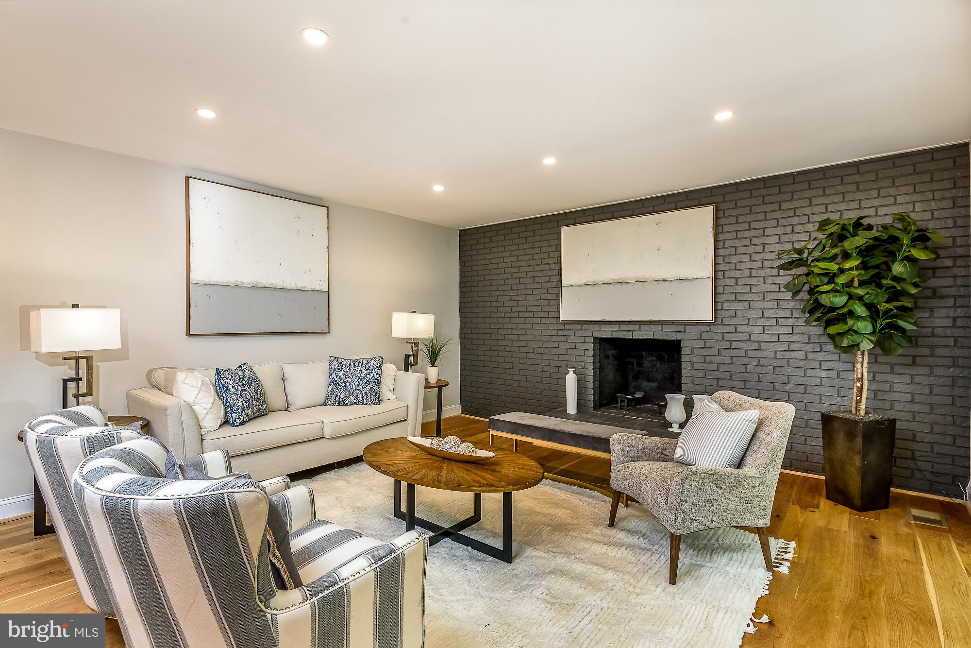 THE OAKS AT MCLEAN - Residential