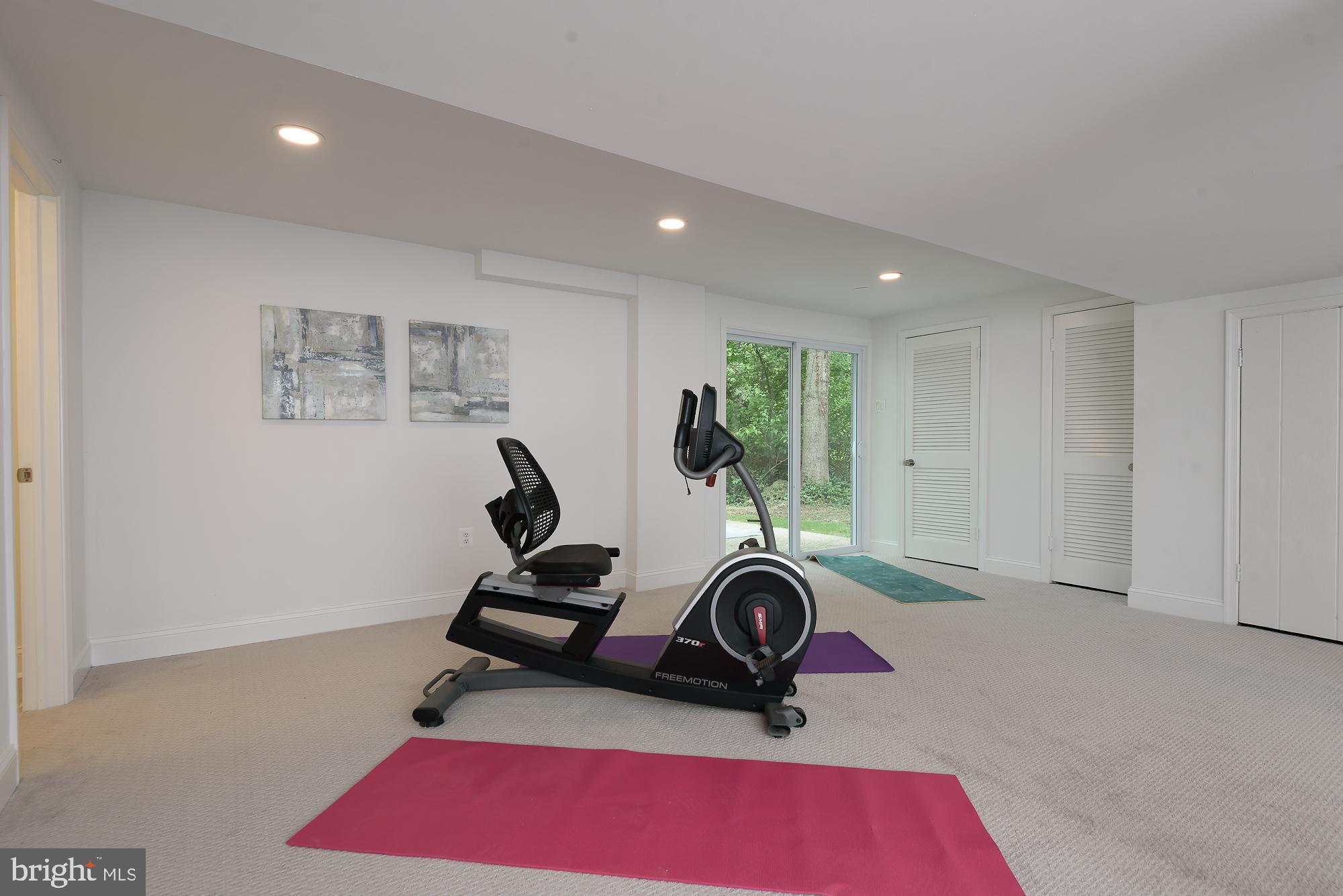 THE OAKS AT MCLEAN - Residential