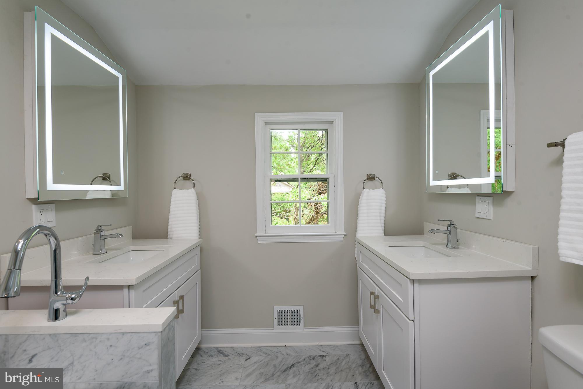 THE OAKS AT MCLEAN - Residential