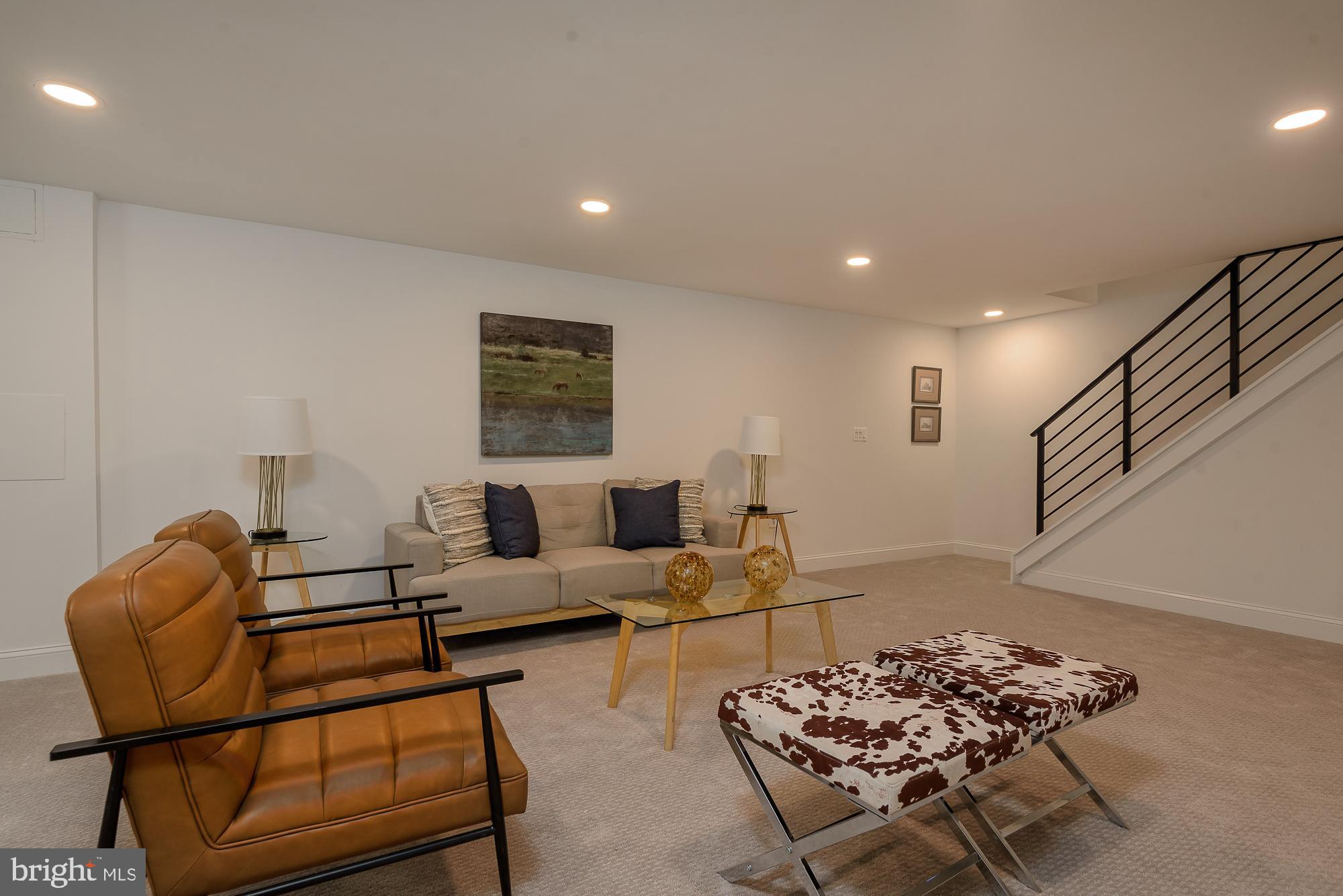 THE OAKS AT MCLEAN - Residential