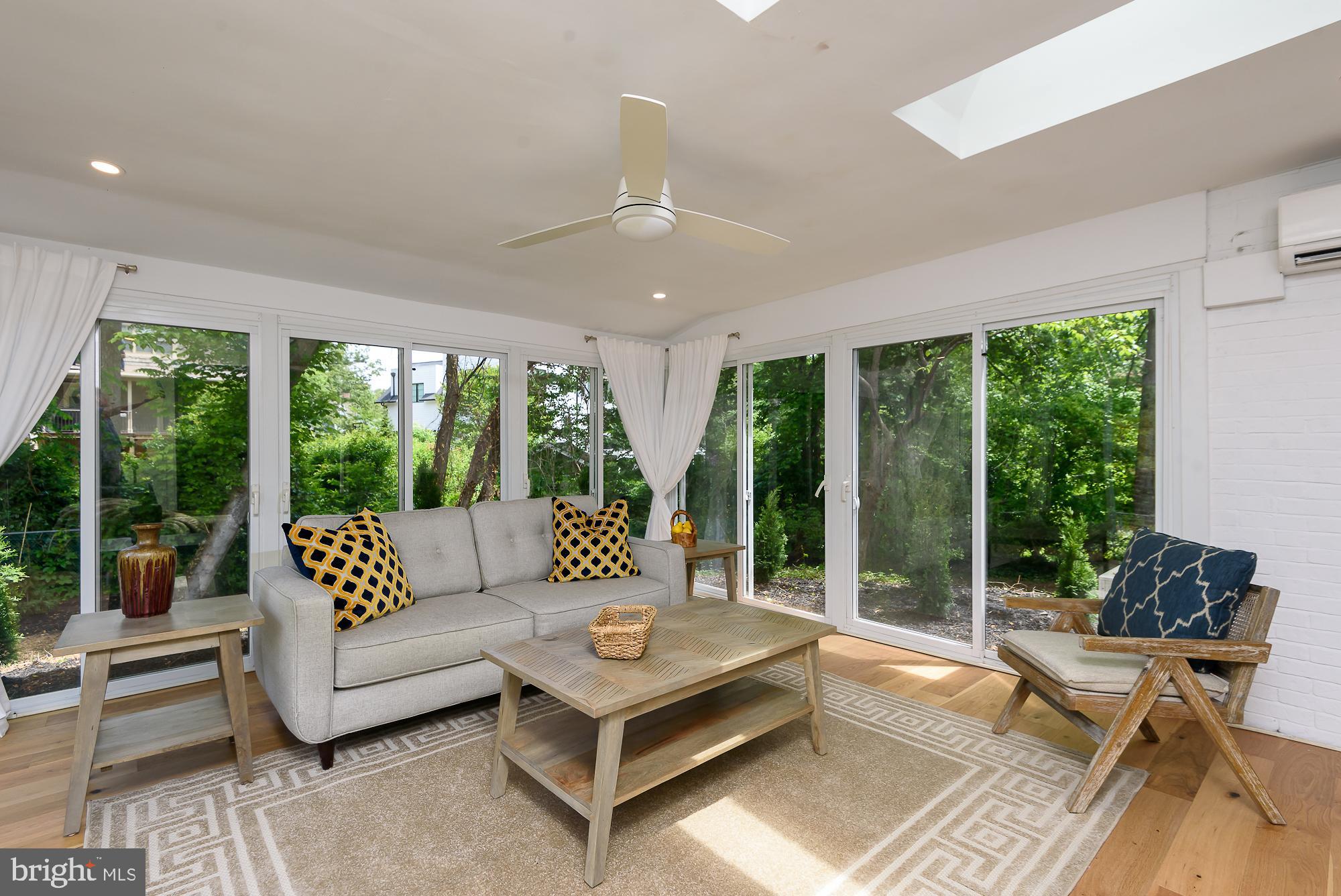 THE OAKS AT MCLEAN - Residential