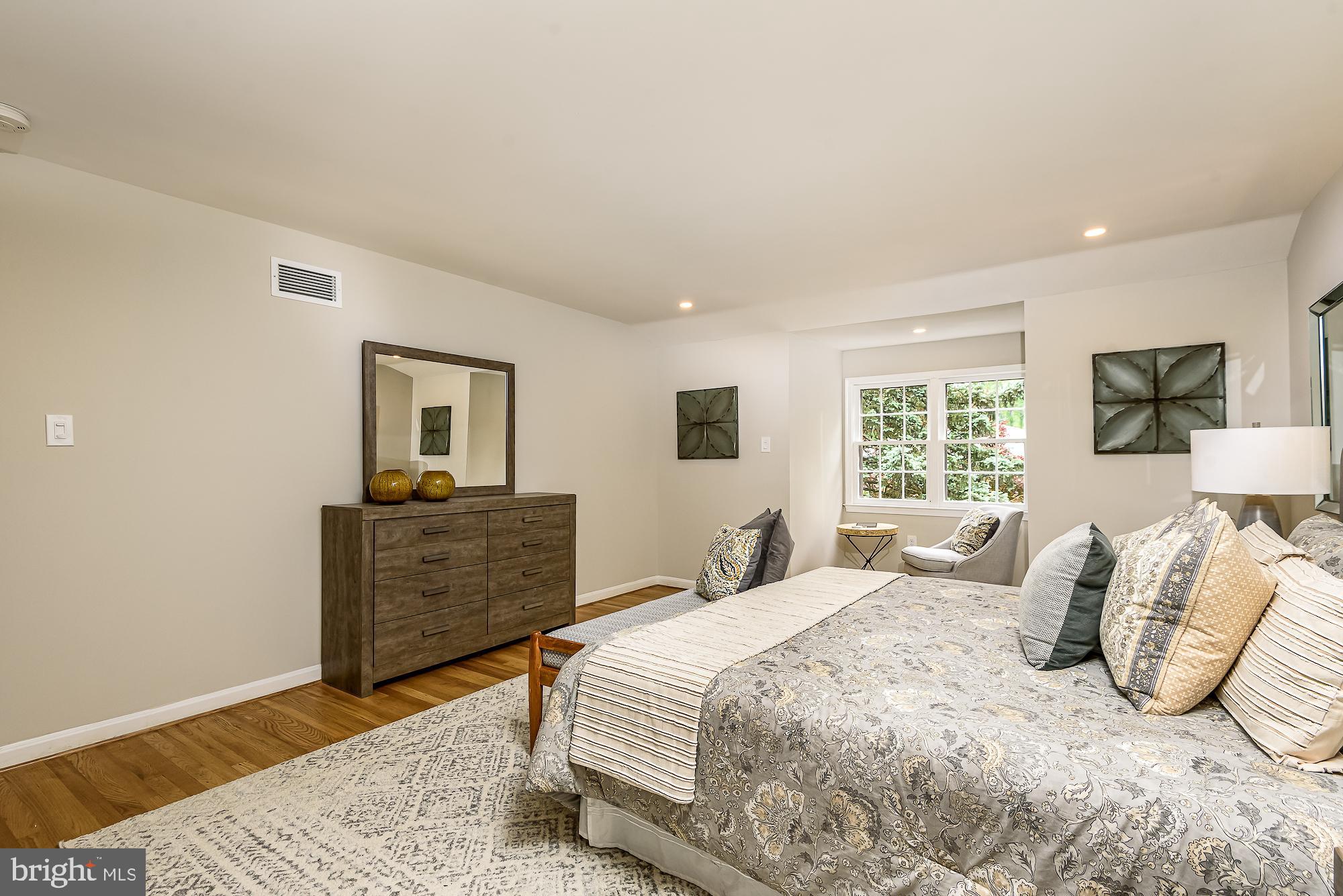 THE OAKS AT MCLEAN - Residential