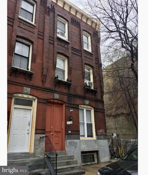 Townhouse For Sale - 2132 N Uber Street<br/> PHILADELPHIA, PA 19121