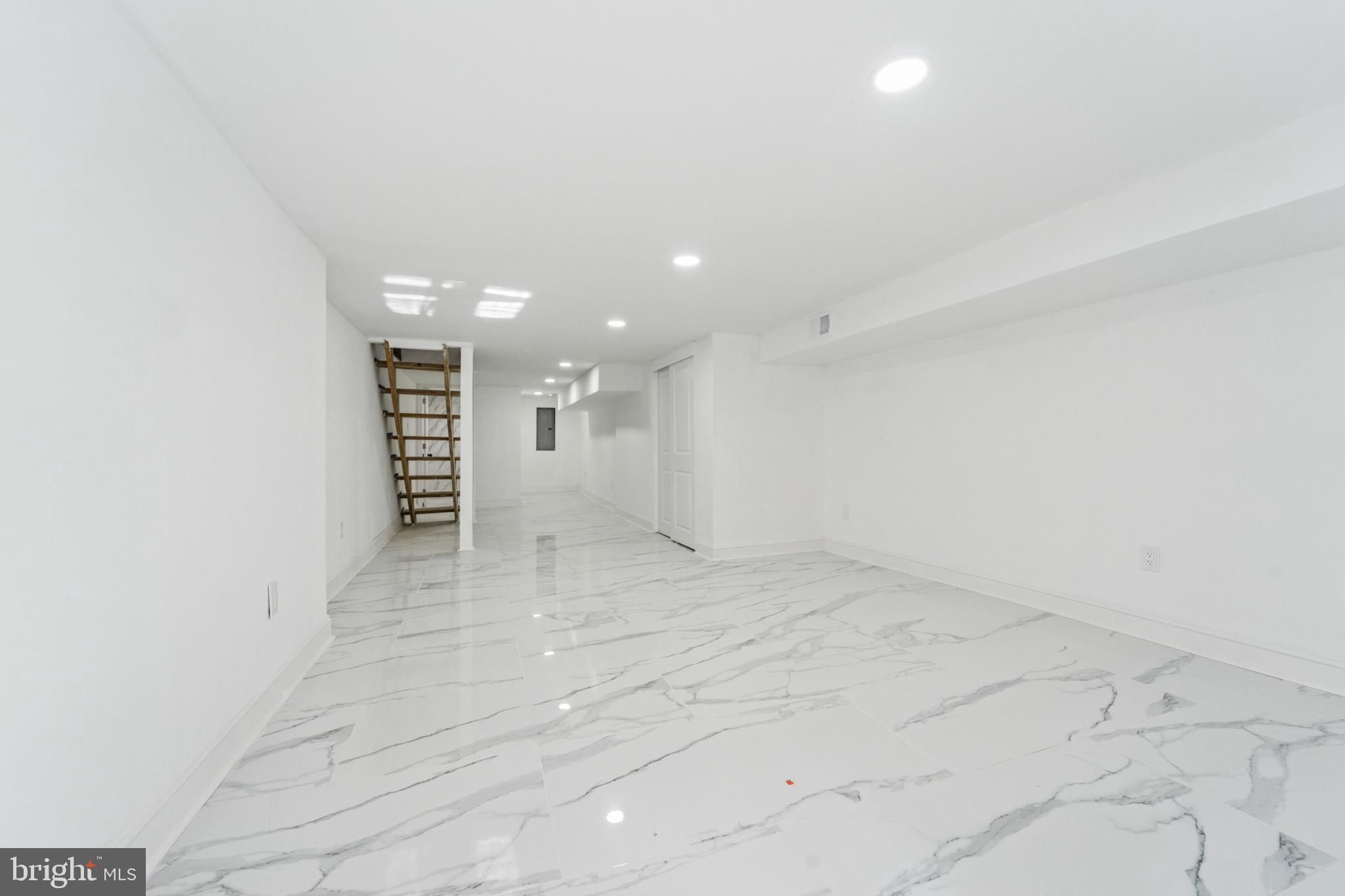 POINT BREEZE - Residential