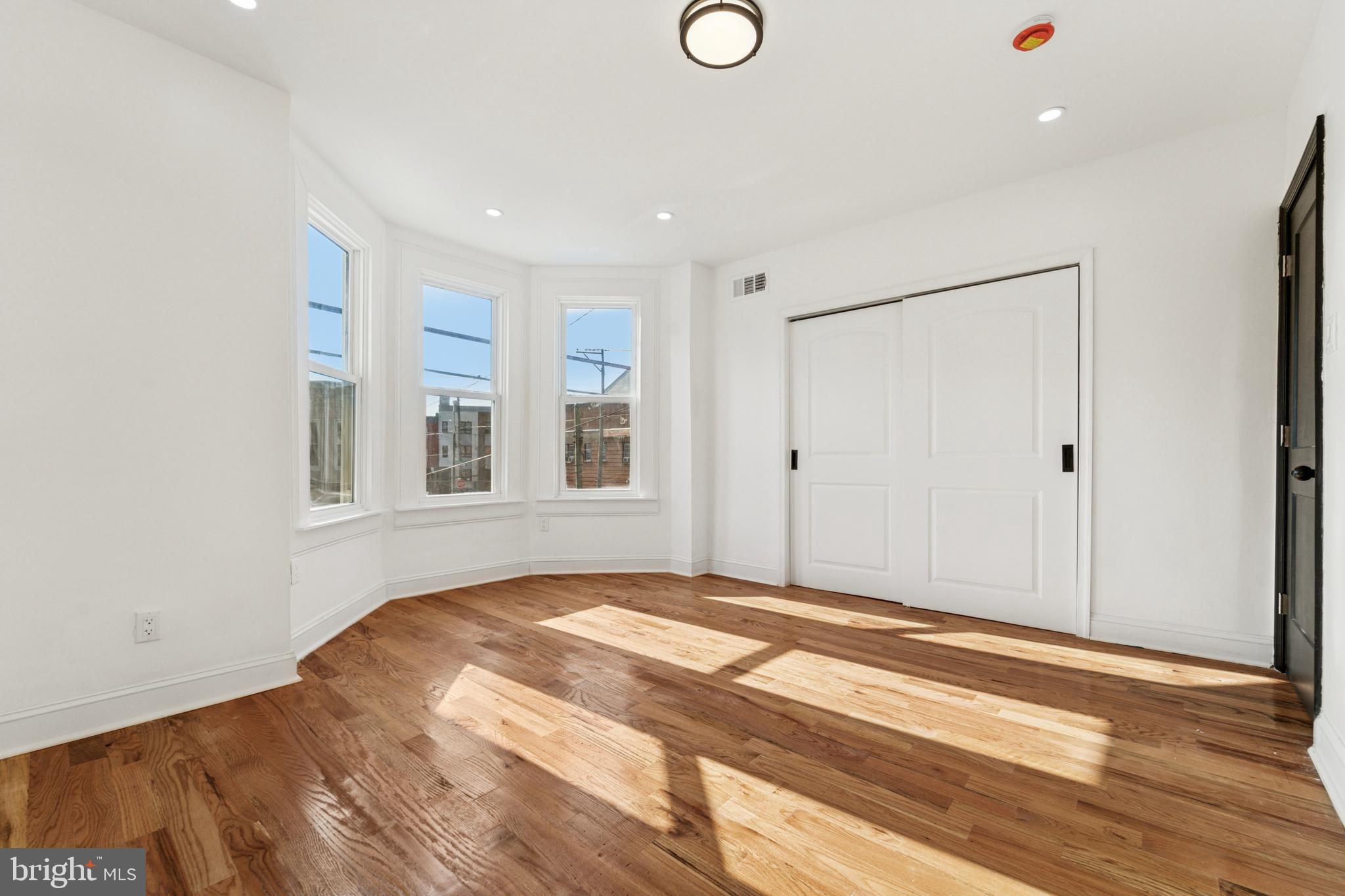 POINT BREEZE - Residential