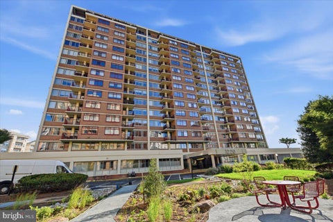 Condo For Sale - 1220 Blair Mill Road #1008<br/> SILVER SPRING, MD 20910