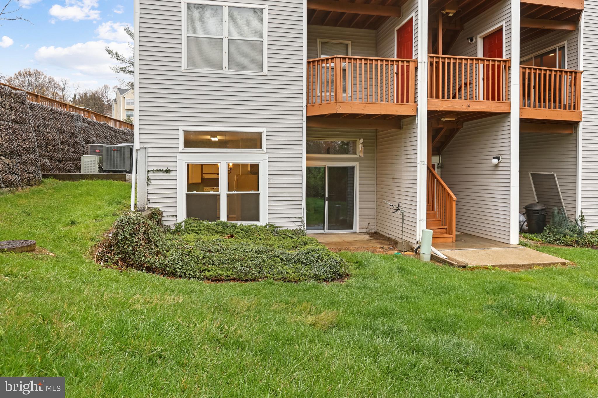 RIVERCHASE - Residential