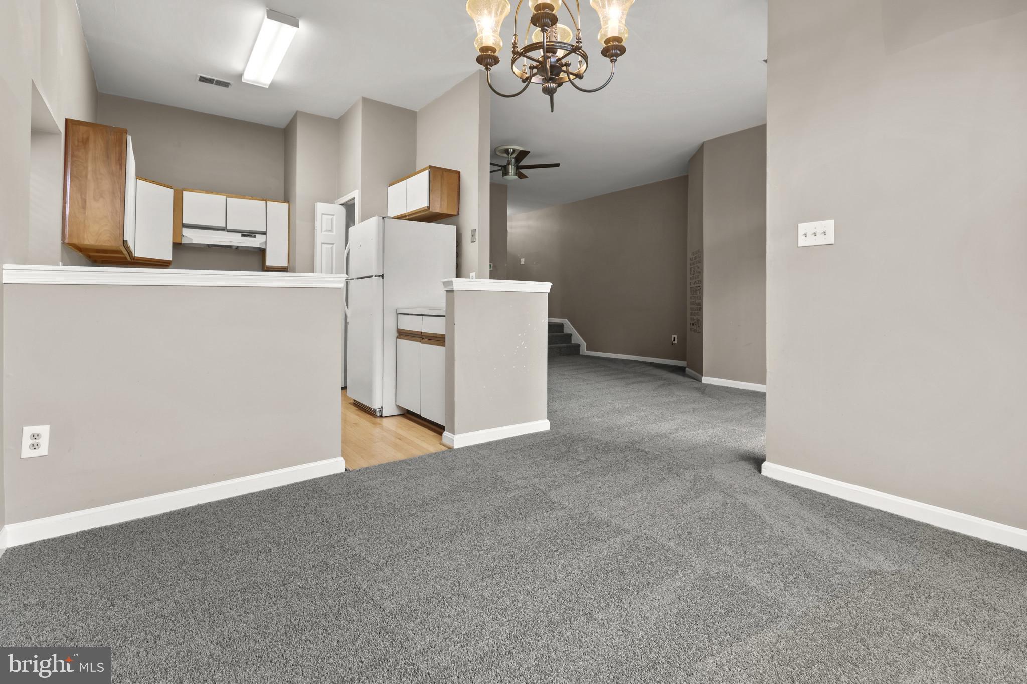 RIVERCHASE - Residential