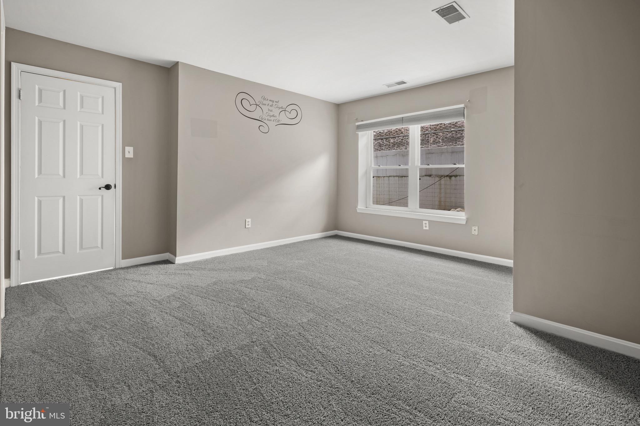 RIVERCHASE - Residential