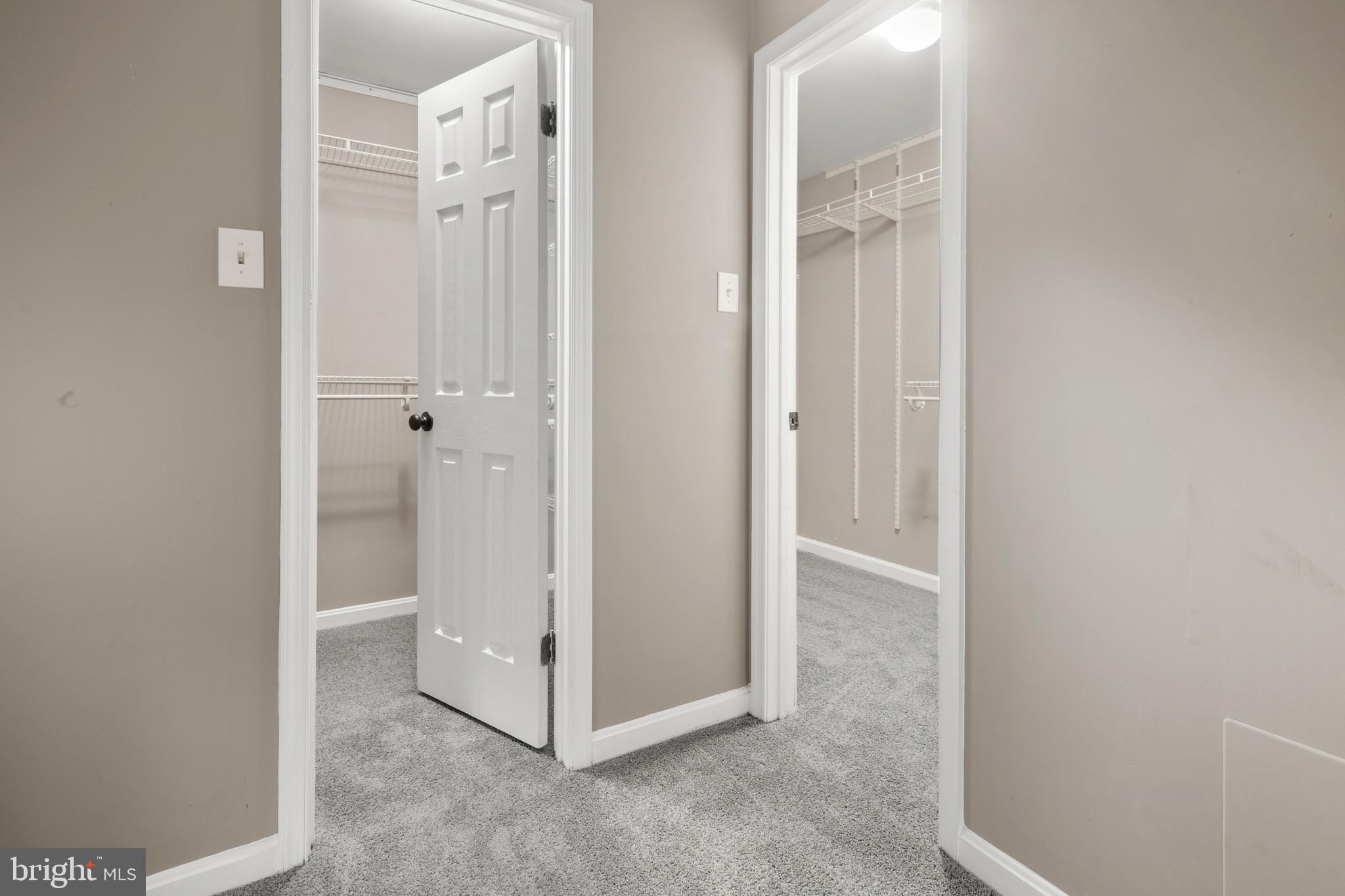 RIVERCHASE - Residential