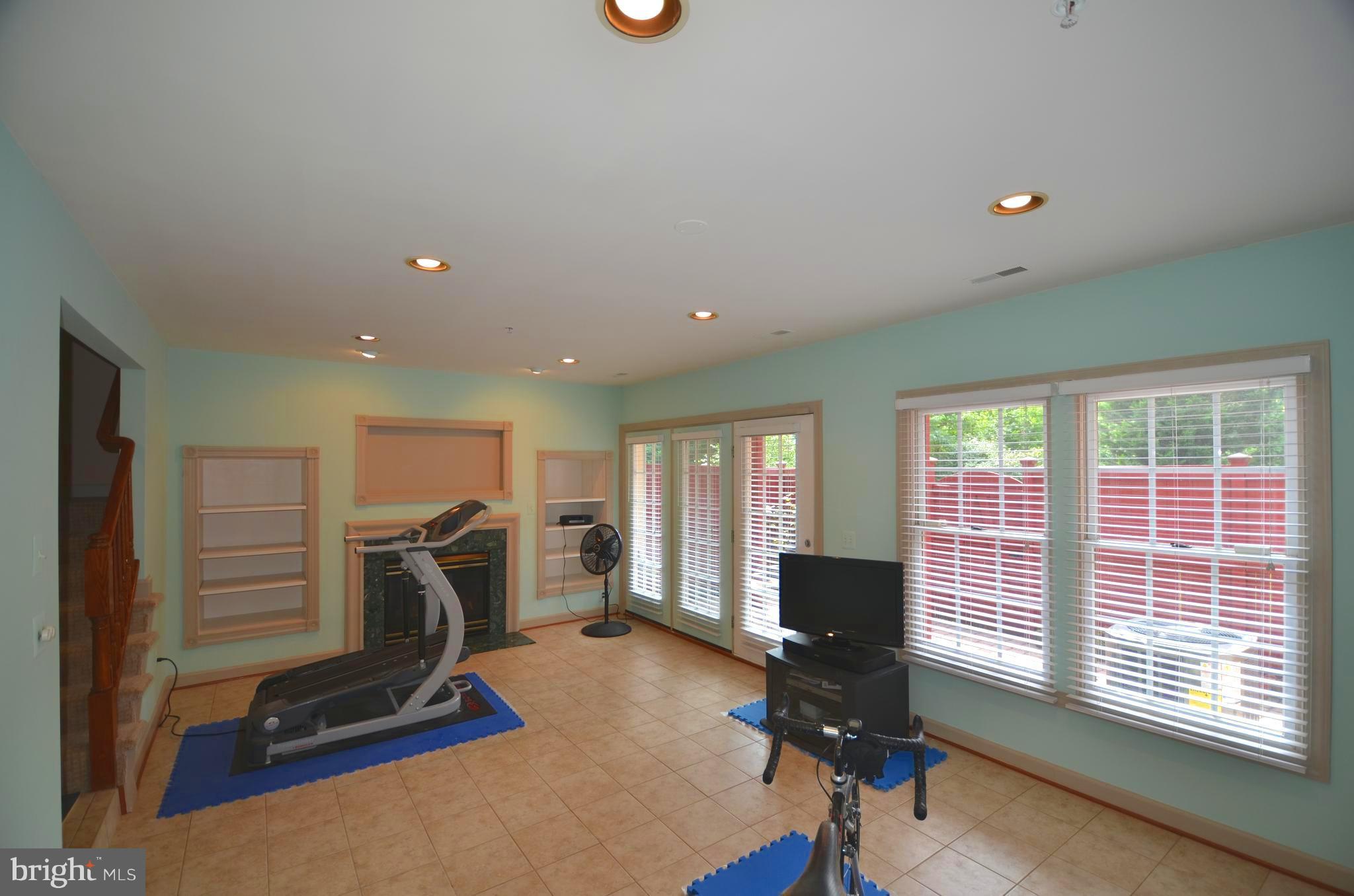 CAMERON STATION - Residential