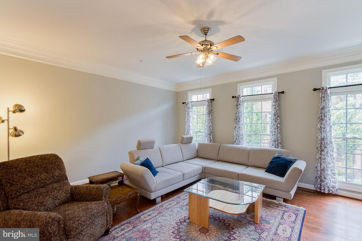 CAMERON STATION - Residential