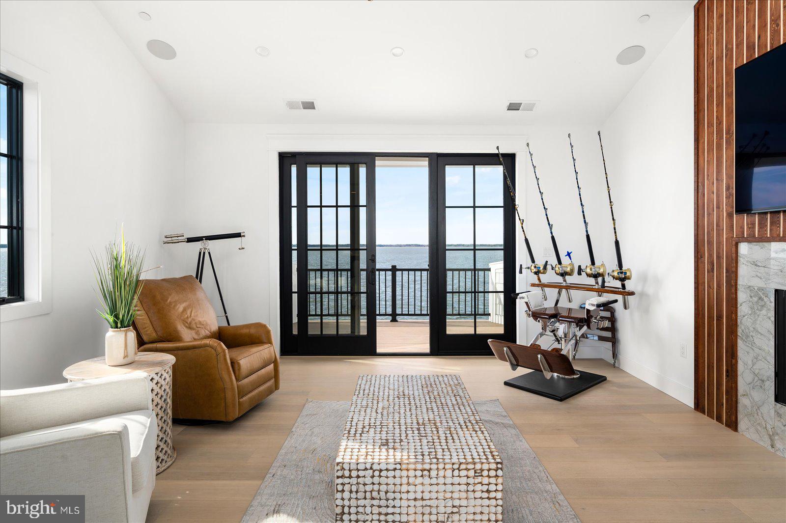 CAINE KEYS II EXT - Residential