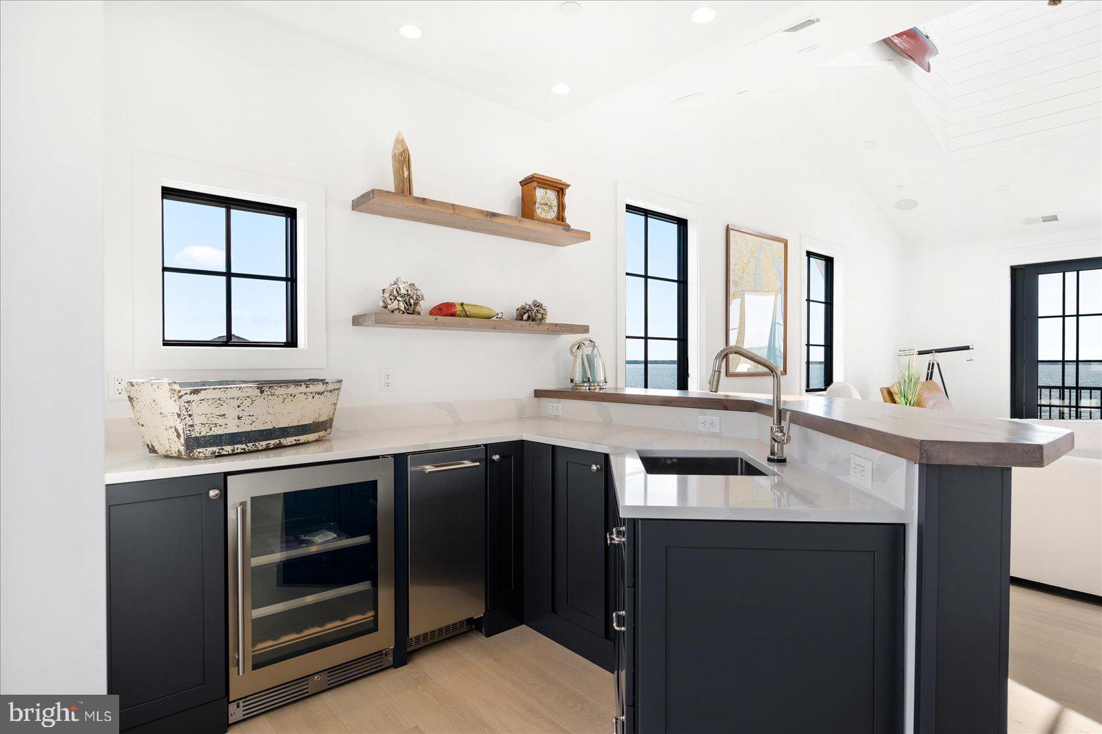 CAINE KEYS II EXT - Residential