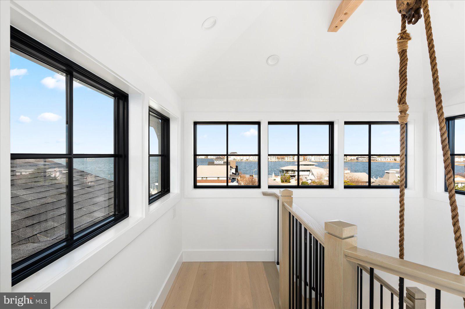 CAINE KEYS II EXT - Residential