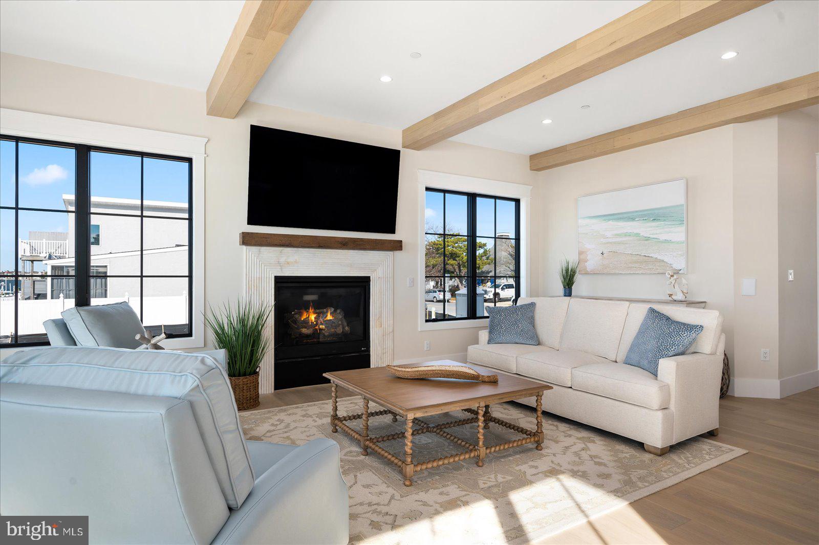 CAINE KEYS II EXT - Residential