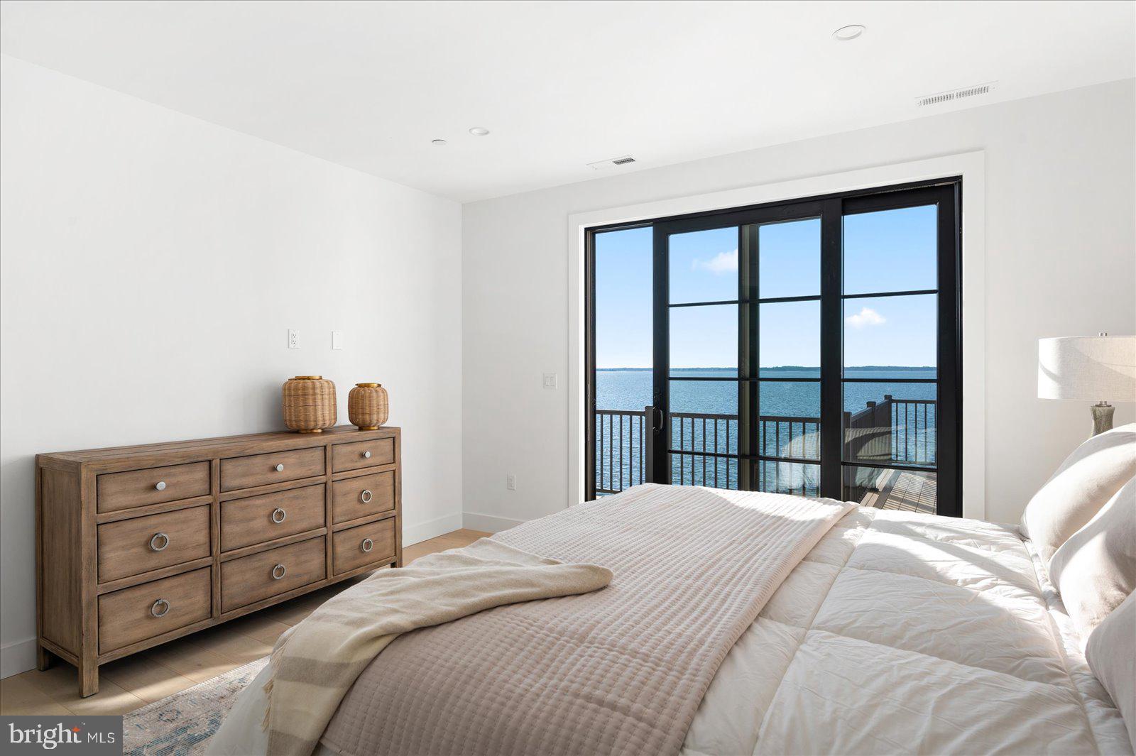 CAINE KEYS II EXT - Residential