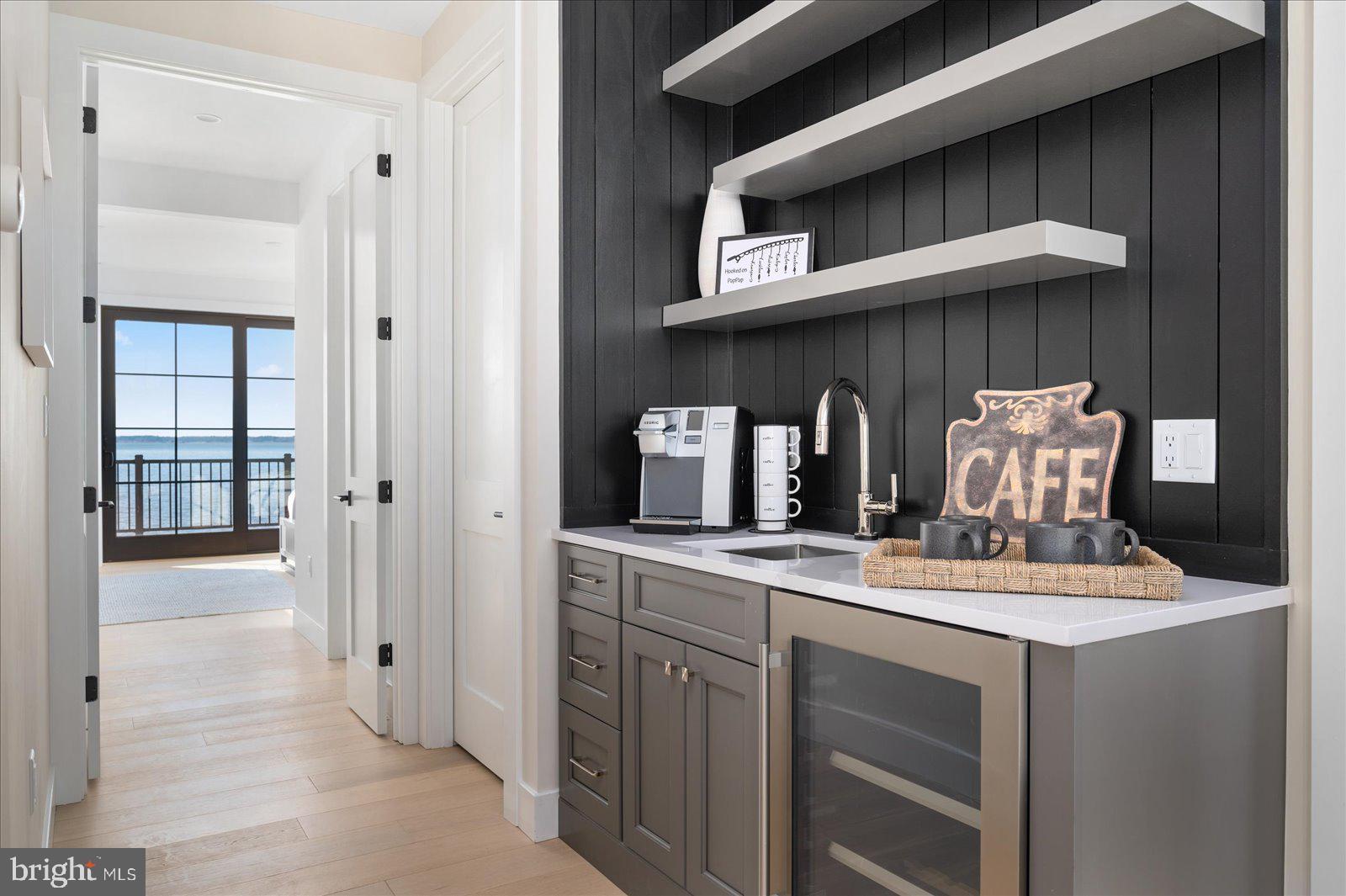 CAINE KEYS II EXT - Residential