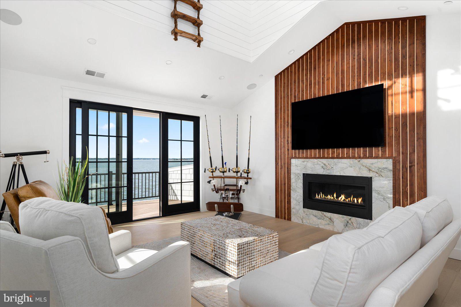 CAINE KEYS II EXT - Residential