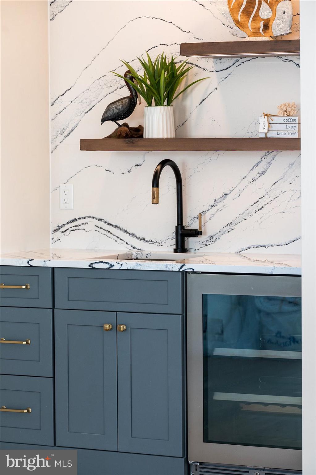 CAINE KEYS II EXT - Residential