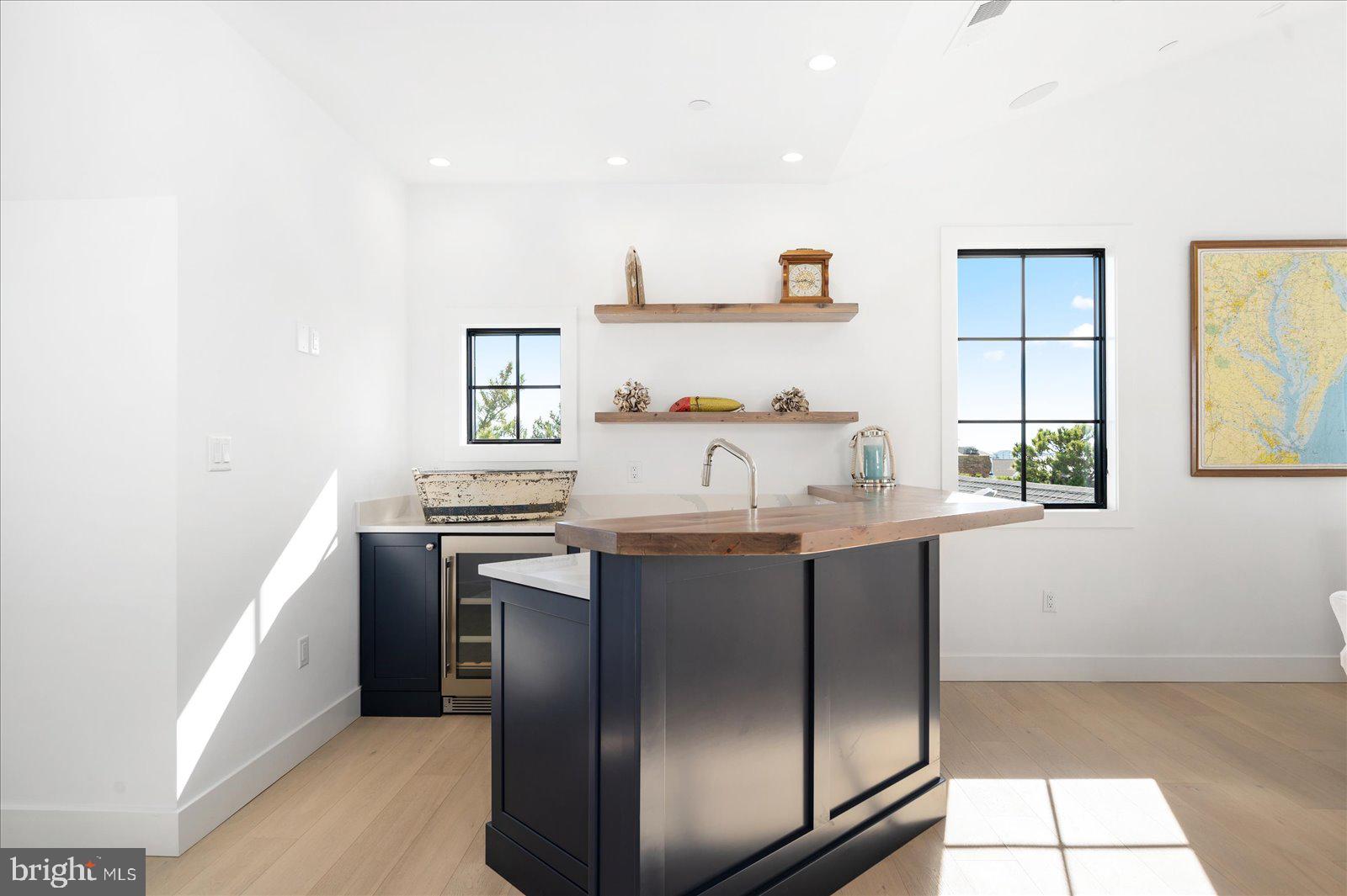 CAINE KEYS II EXT - Residential