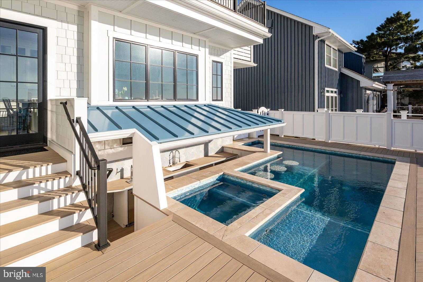 CAINE KEYS II EXT - Residential