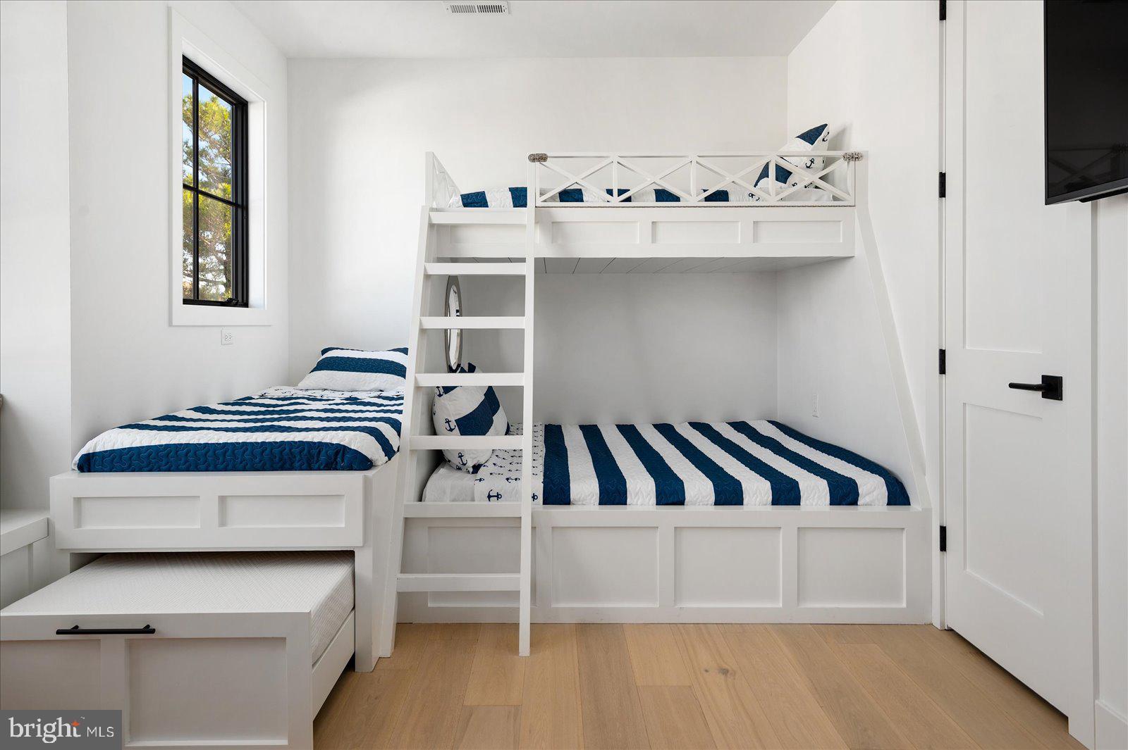 CAINE KEYS II EXT - Residential