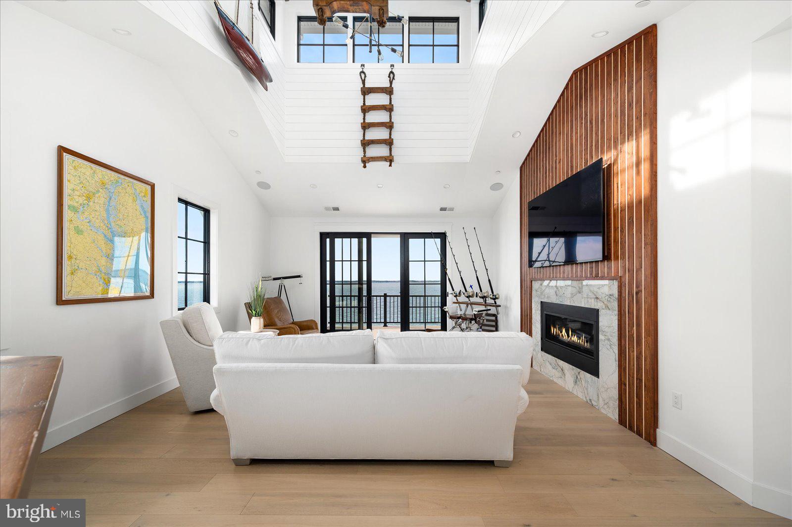 CAINE KEYS II EXT - Residential