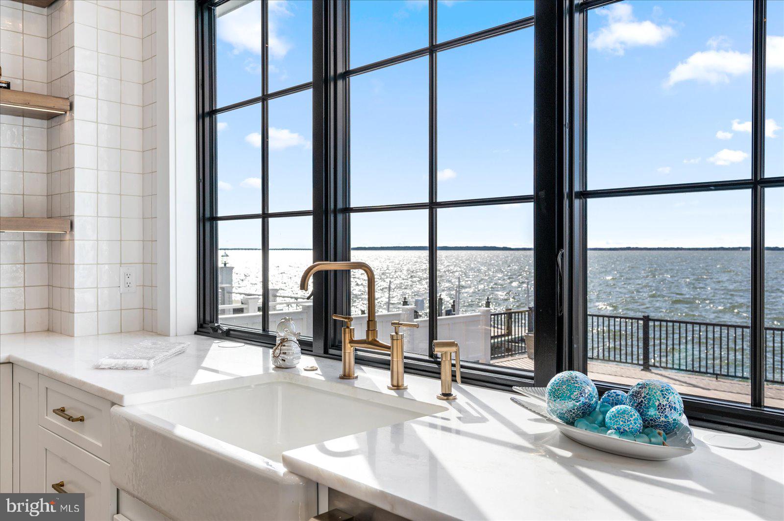 CAINE KEYS II EXT - Residential