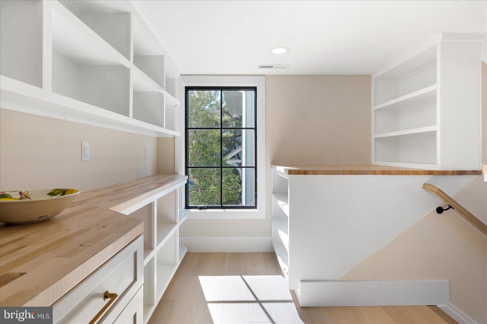 CAINE KEYS II EXT - Residential