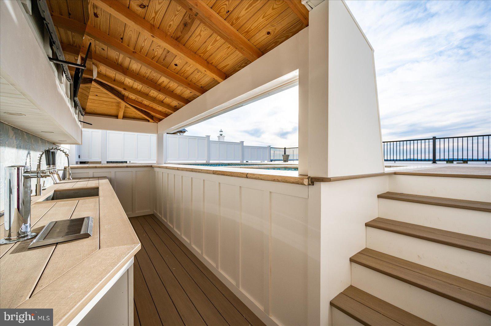 CAINE KEYS II EXT - Residential