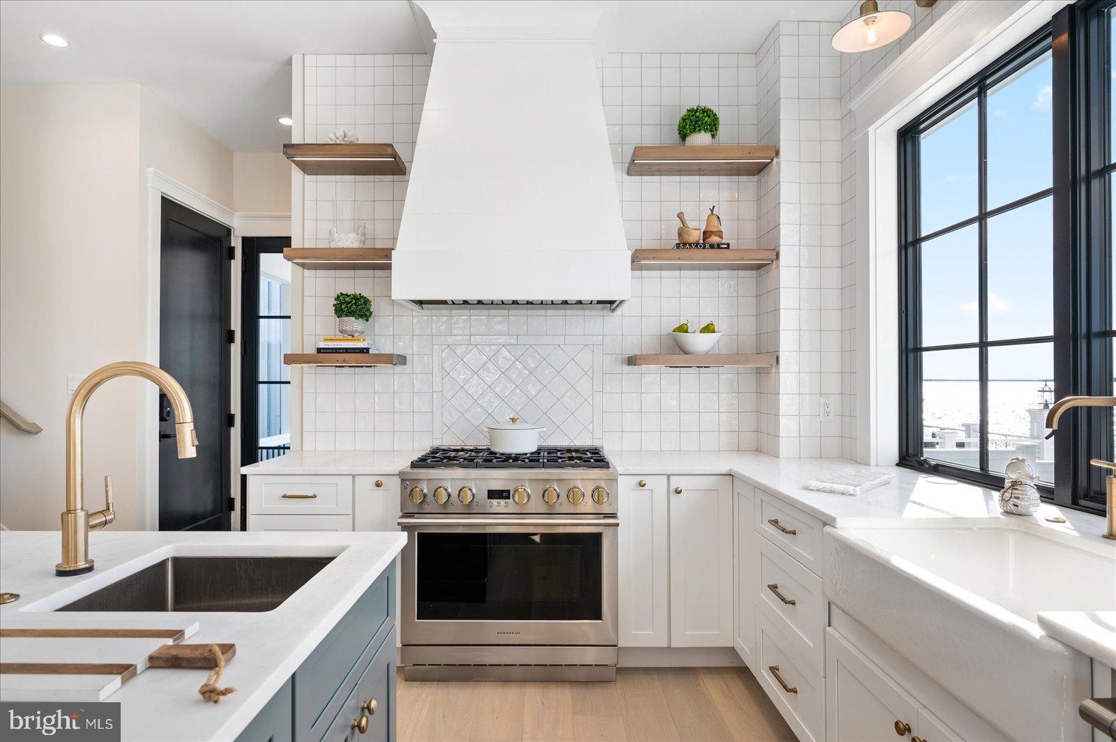 CAINE KEYS II EXT - Residential