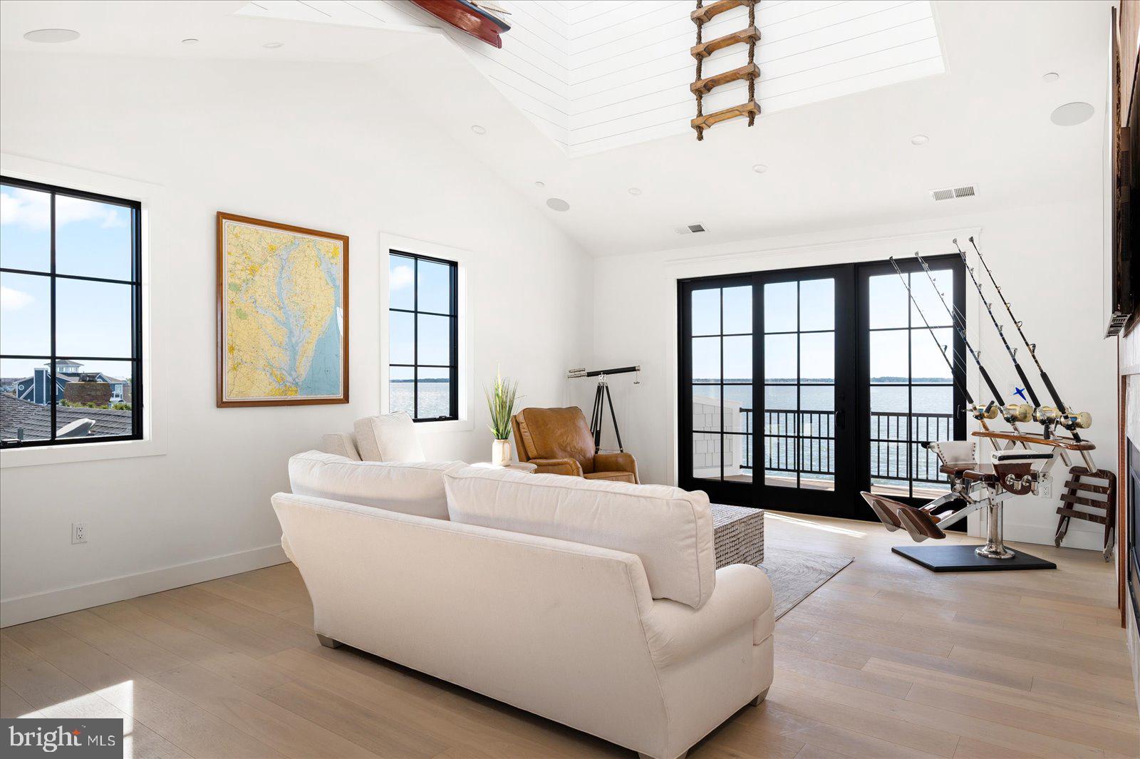 CAINE KEYS II EXT - Residential