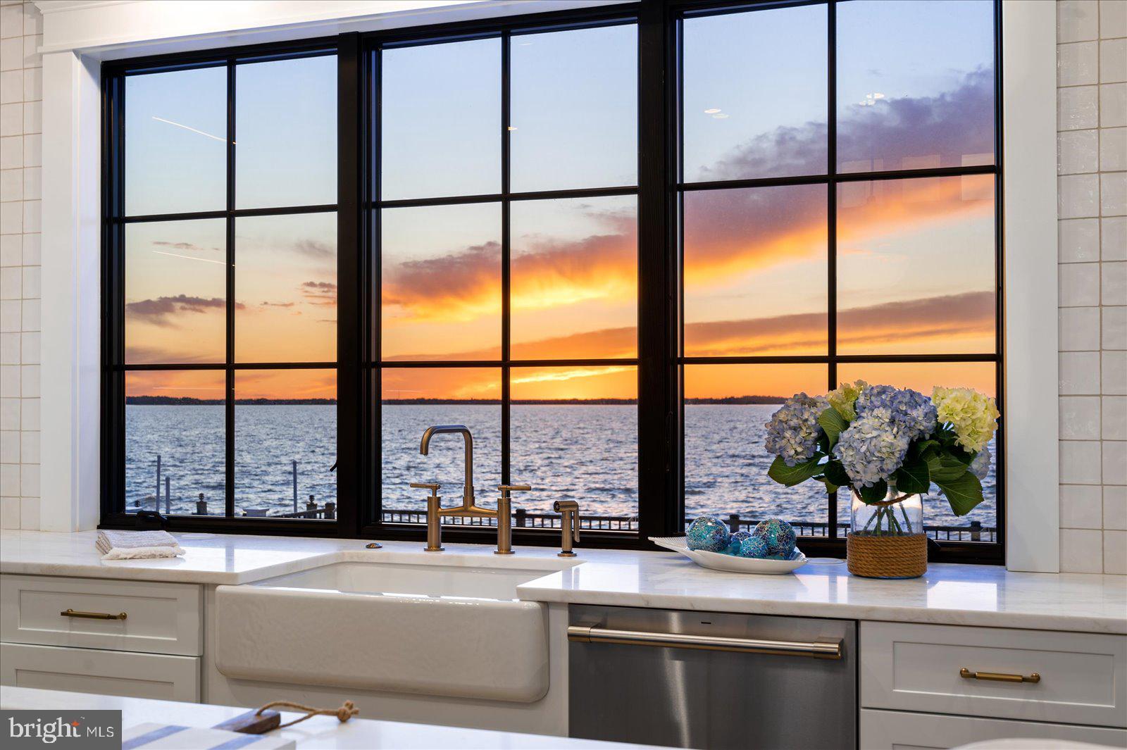 CAINE KEYS II EXT - Residential