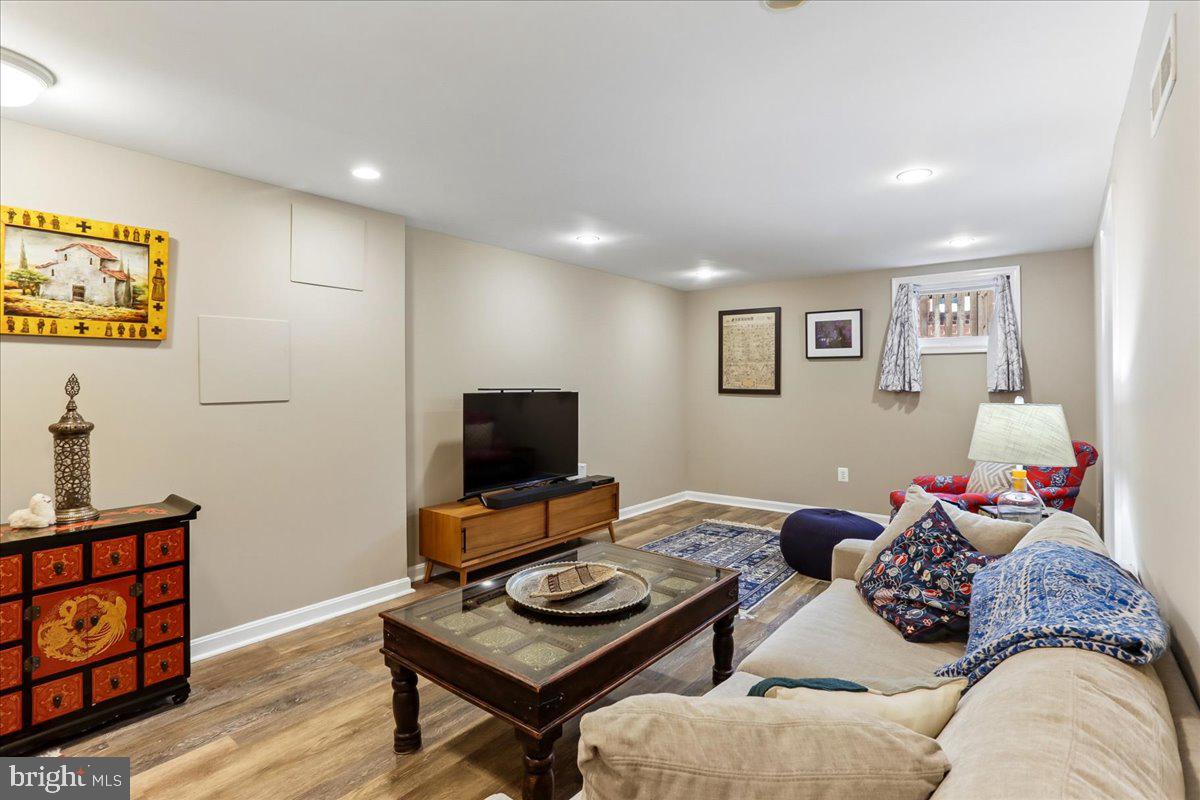 GLENVIEW - Residential