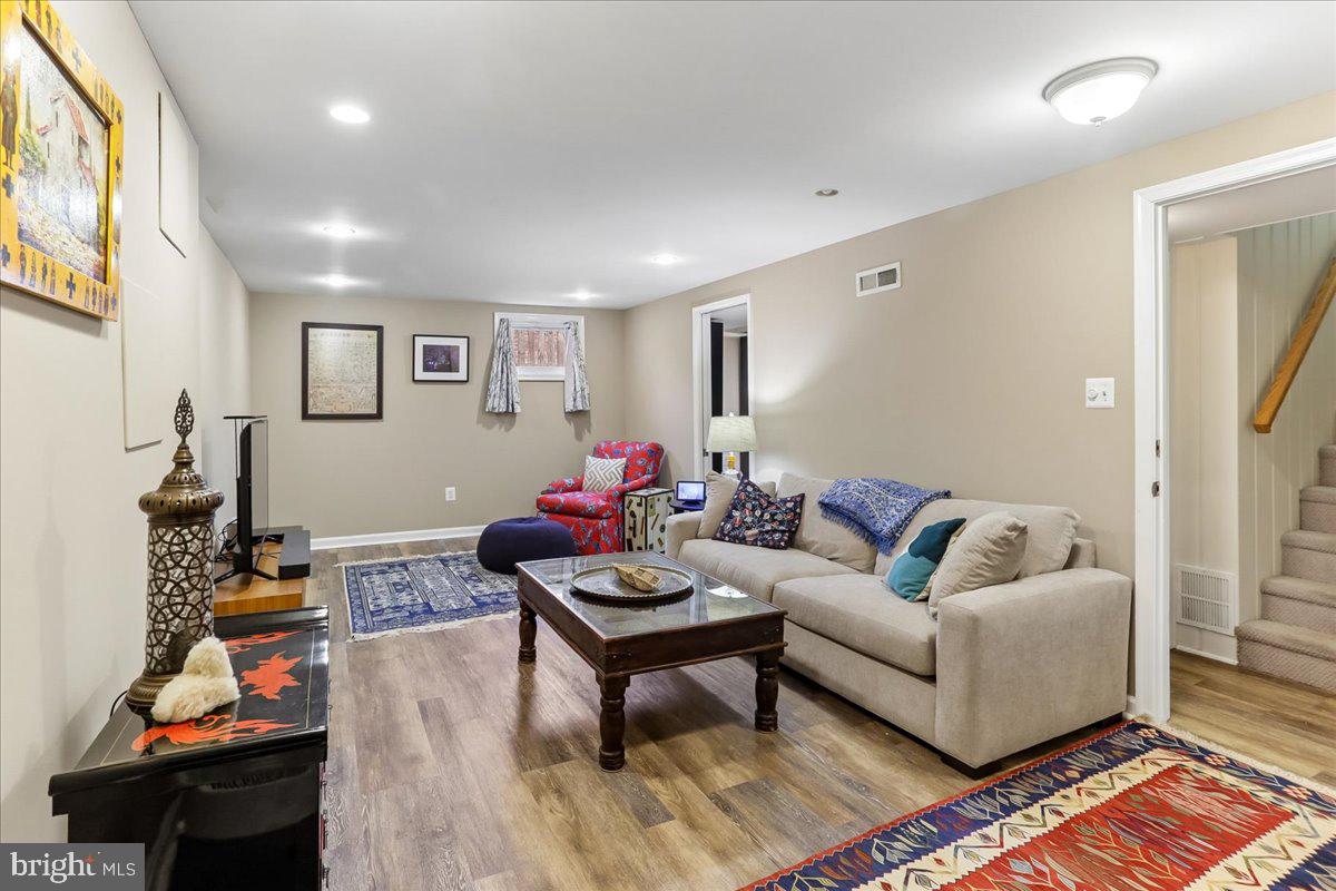 GLENVIEW - Residential