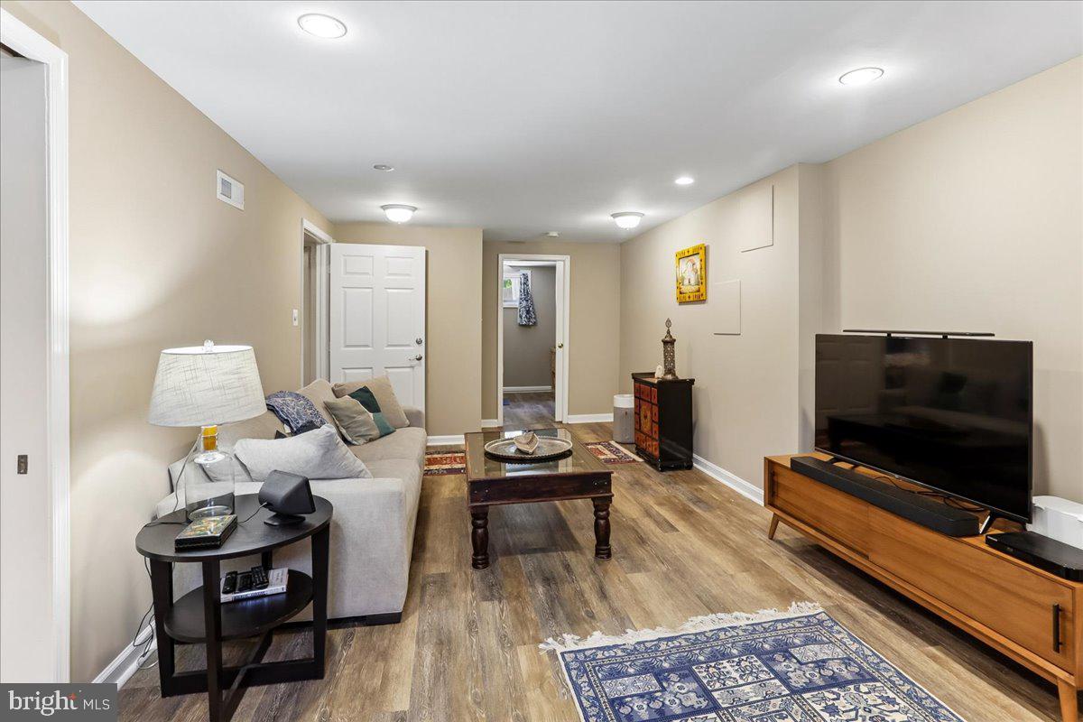 GLENVIEW - Residential