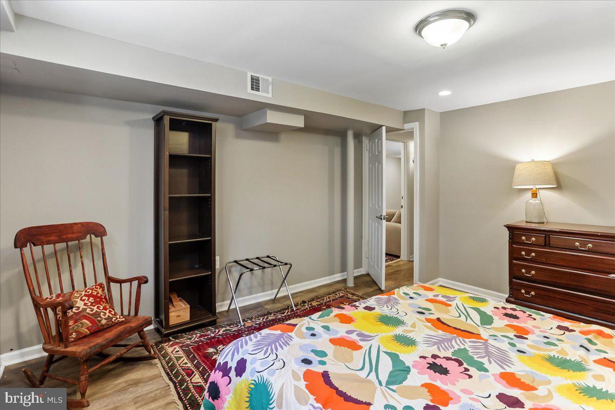 GLENVIEW - Residential