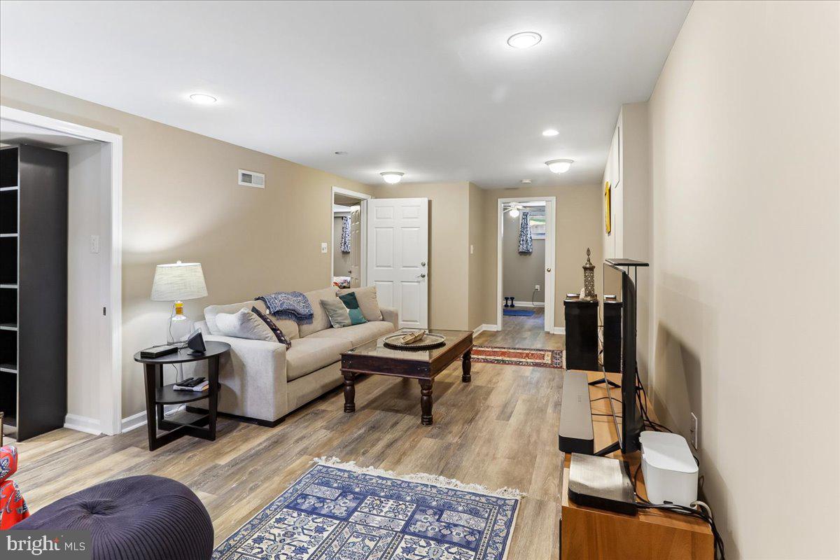 GLENVIEW - Residential