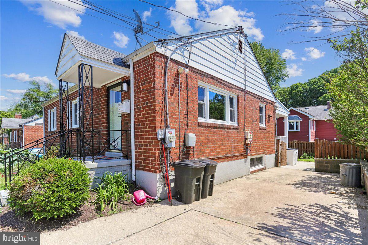 GLENVIEW - Residential