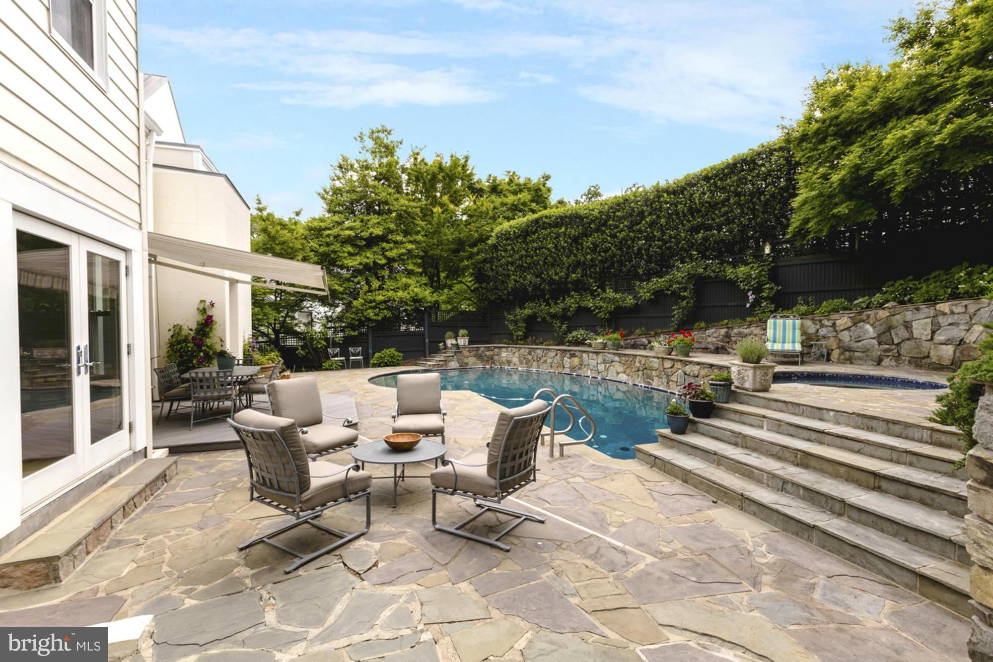 COUNTRY CLUB HILLS - Residential