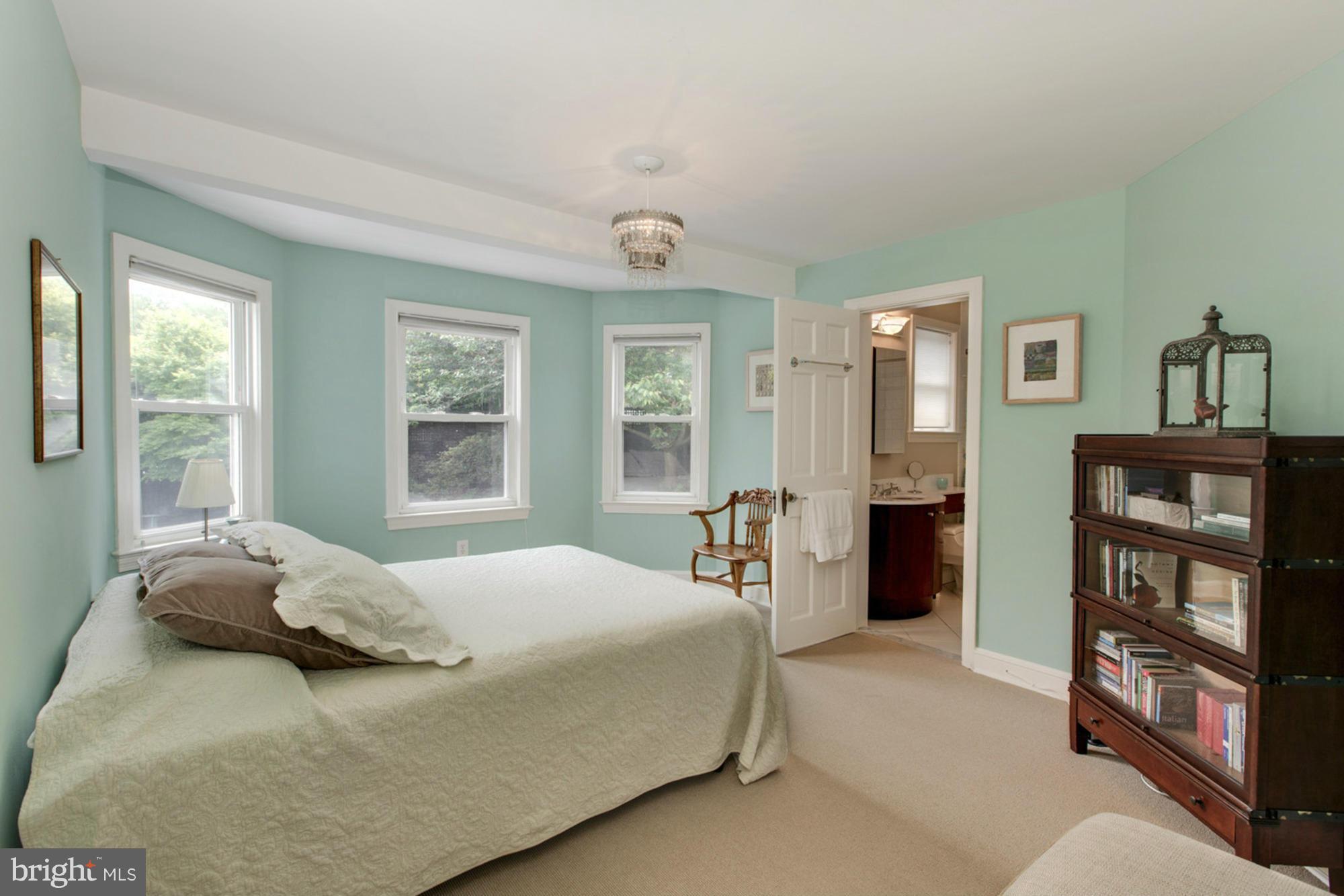 COUNTRY CLUB HILLS - Residential