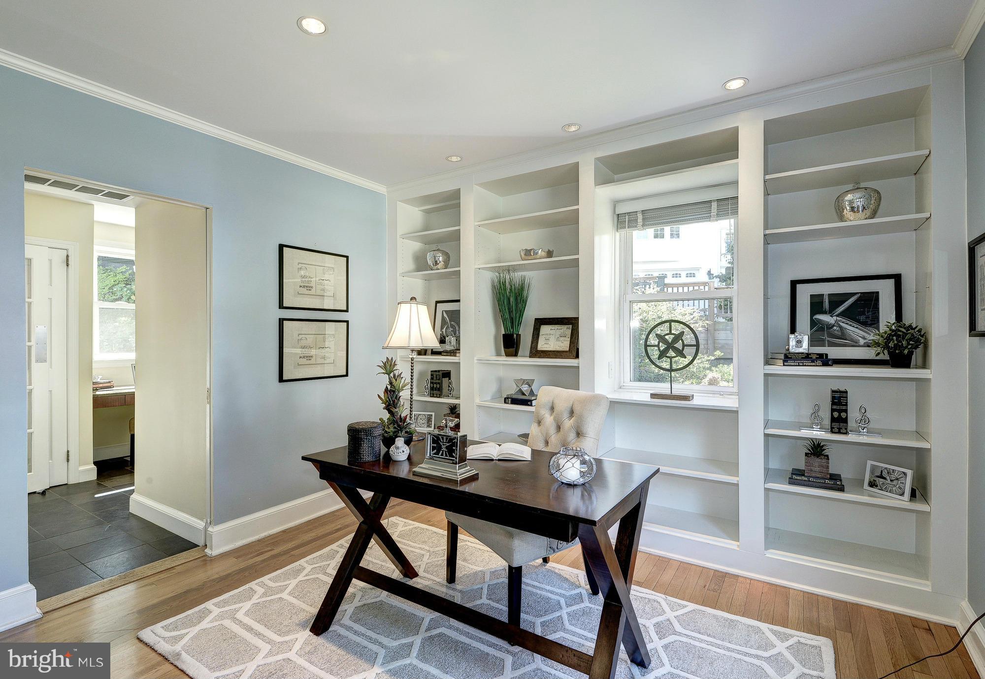 COUNTRY CLUB HILLS - Residential